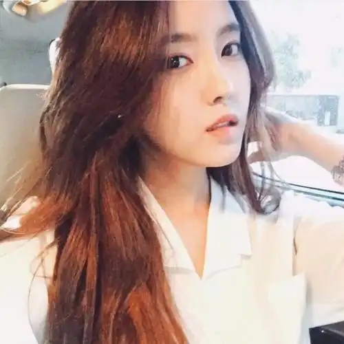 保存图片别忘了随手赞一下哟谢谢大家的支持.女生头像