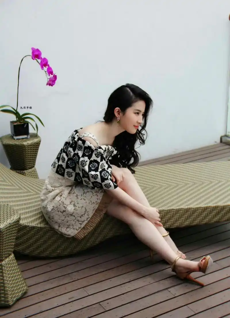 刘亦菲  光滑美腿合集[抠鼻]