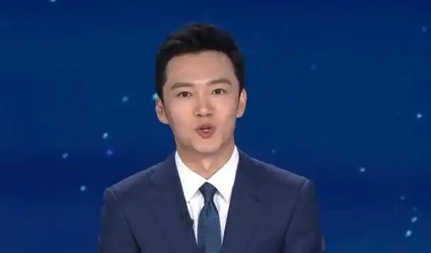 著名主持人张韬:30岁进央视,34岁上春晚,是亲人眼里的