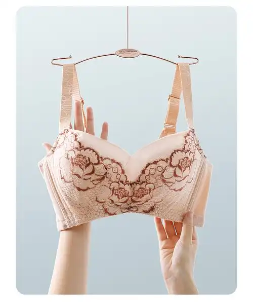 茜施尔无钢圈大码内衣女抹胸防走光收副乳调整型蕾丝莱卡文胸大胸显小