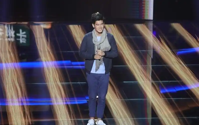 向阳图片 中国新歌声第一期学员向阳图片 中国新歌声图片