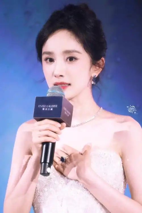 杨幂##杨幂雅诗兰黛品牌全球代言人