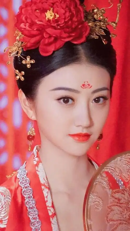 古装红衣美人图集赏析1210点我收藏05-22 10:41来源:唯一图库明星4/43