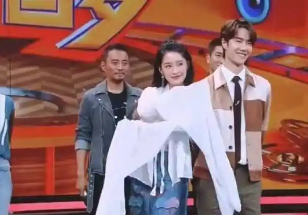 网友:零差评可能是没有那么火_李沁_合作_肖战