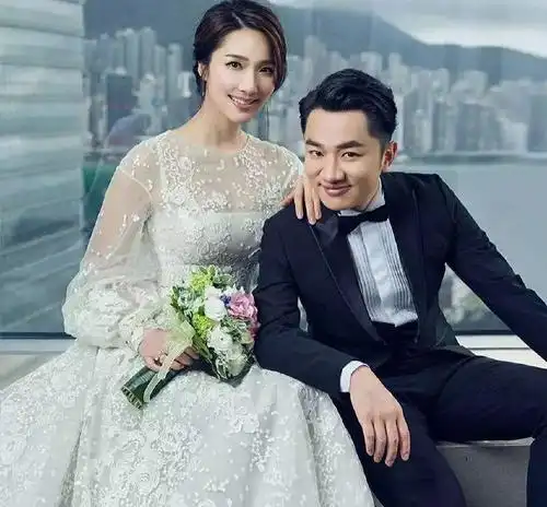 并且从来不让老婆干家务活(这一点很重要),可以说"嫁给王祖蓝"在有一