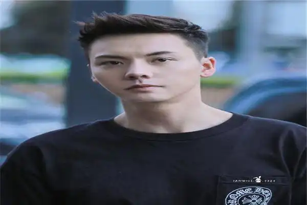 80后香港男星颜值排行榜:陈伟霆第二,第十名门出身