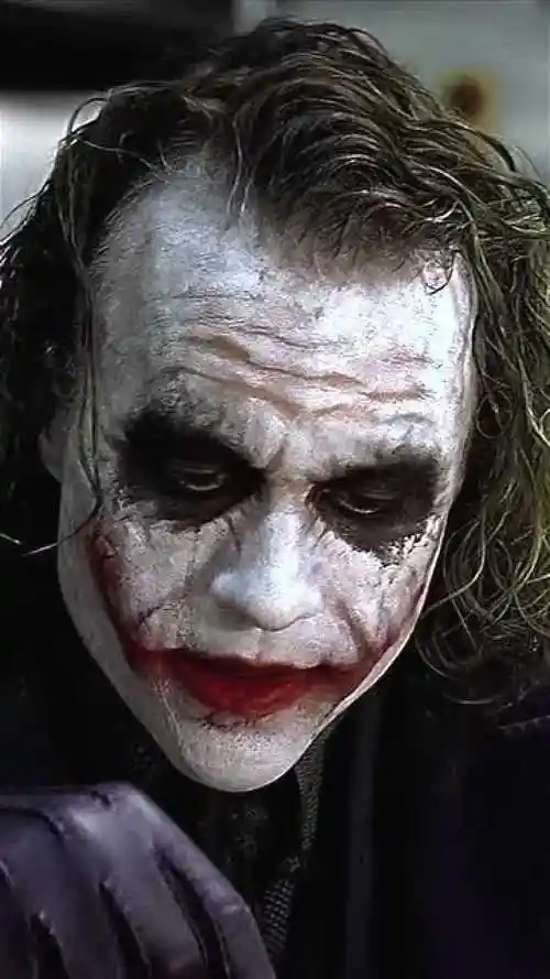 希斯莱杰演小丑,戴面具都掩盖不住他的"嚣张"气质!_腾讯视频