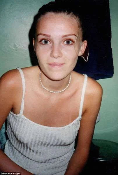 39岁的母亲amandalove是苏格兰的一个全职母亲,截至目前她已经做过三