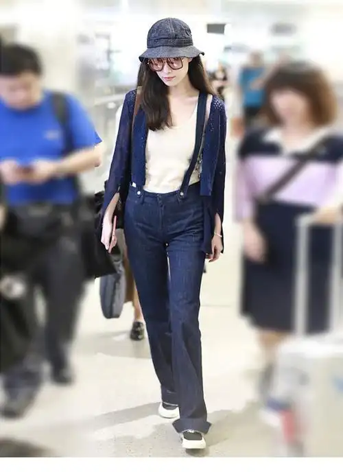 2021春秋新款倪妮同款气质百搭针织开衫牛仔背带裤套装女