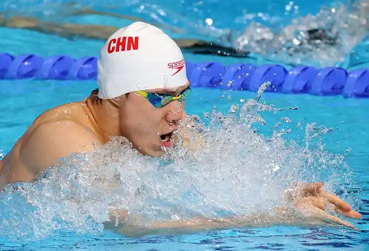 游泳——男子100米蛙泳决赛赛况