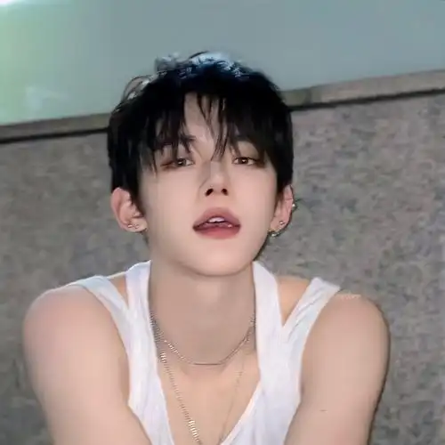 自修|615161有uu投稿94崔然竣,所以修了一组然竣头像0292