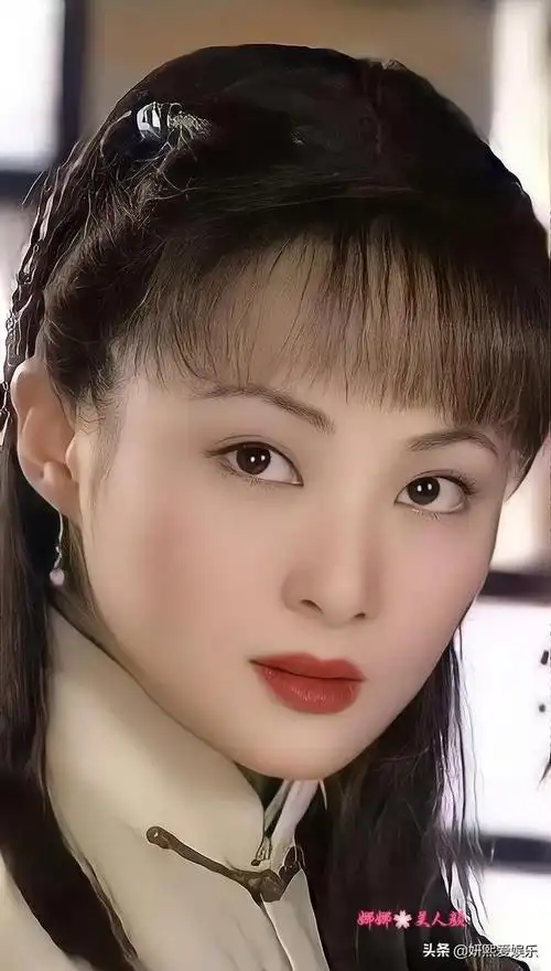 古装美女蒋勤勤温婉水灵美若仙女