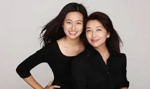 硬汉型男高曙光:两任妻子颜值差距大,女儿名字成为他一生的痛