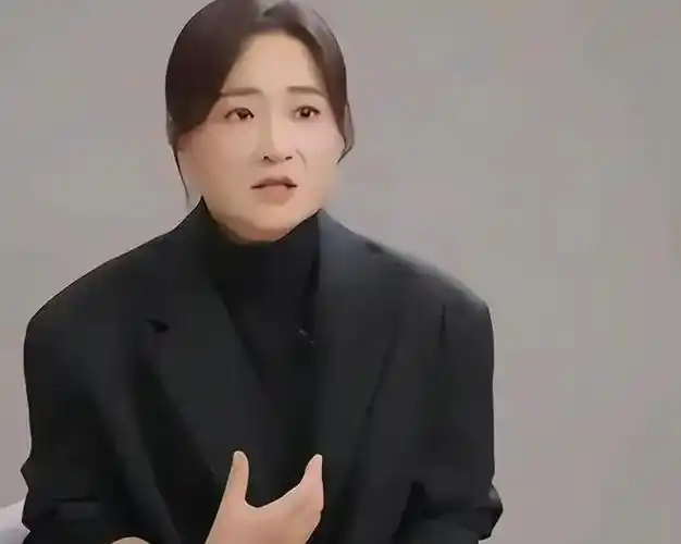 贾玲减肥100斤是骗人的公开露面的是姐姐贾丹