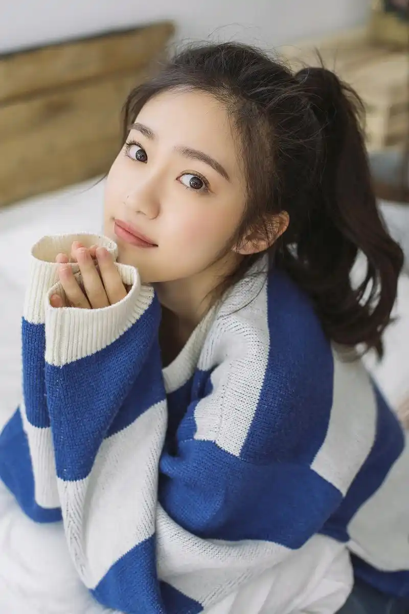 汤梦佳曝最新写真 清新灵动尽展少女魅力