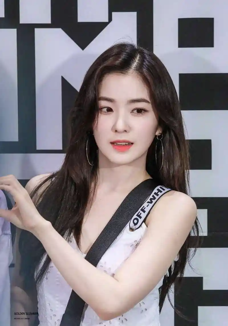 南韩四代女团第一神颜:裴珠泫