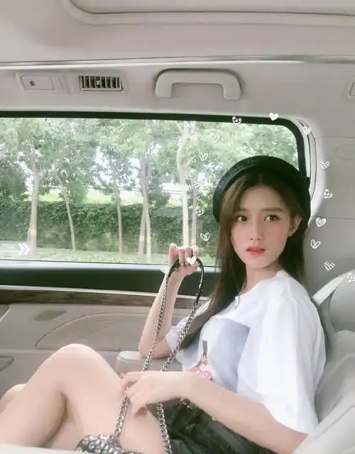 创造营101陈意涵最新纯欲风搭配图片