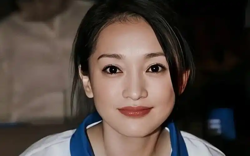 周迅17岁-48岁容貌变化,人间精灵无疑了!