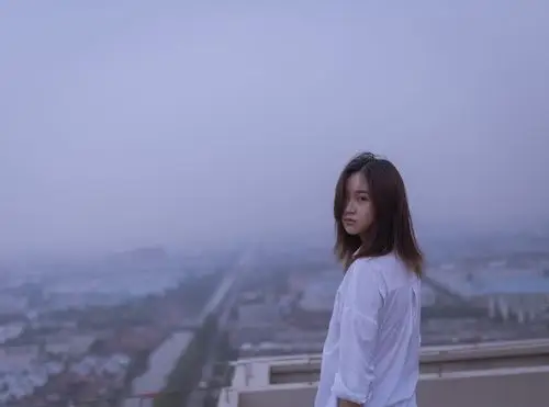 站在天台,一望无际