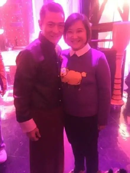 贾玲用刘德华的iphone晒图发微博(图)