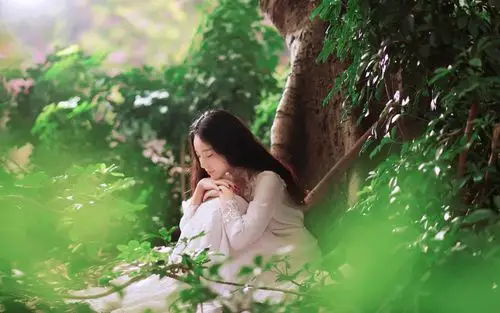 森系美女唯美户外写真图片桌面壁纸