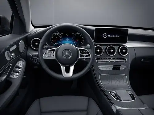 2019款奔驰c级登场 售价31.58～48.68万元 搭载轻混系统成亮点