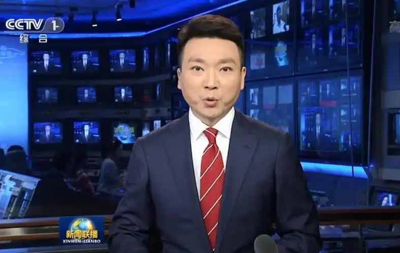 新闻联播放完后总要播出他们收拾稿子的片段为什么