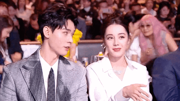 宋茜小跑加雷佳音好友,王嘉尔喝香槟下班