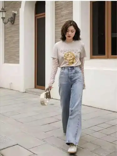 宽松牛仔裤搭配什么上衣好看