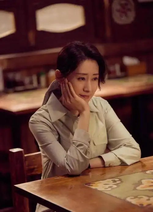 "中年叛逆"刘敏涛:一根冰激凌导致离婚,46岁带女儿活出自我