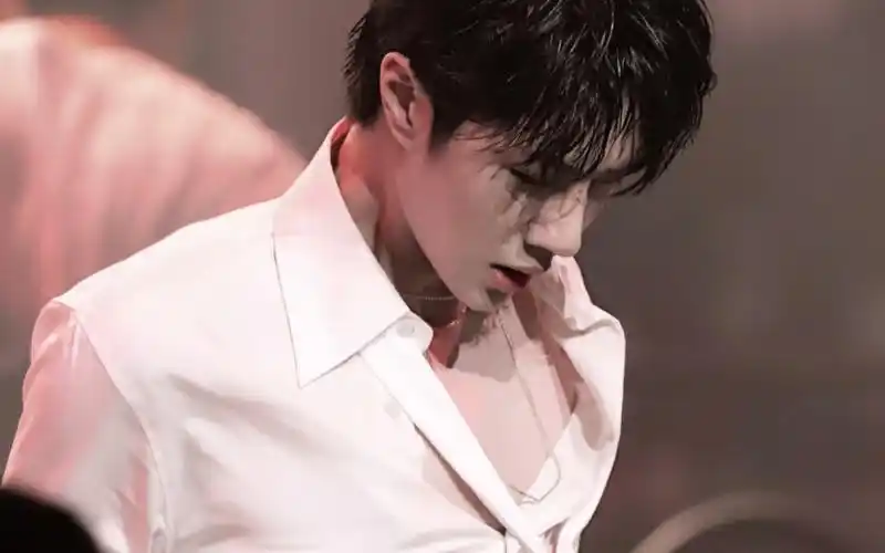 【王一博|urban】内娱爱豆顶级舞台《散落的华服》