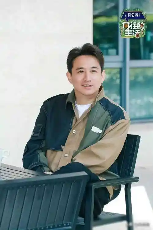 这样才华横溢的黄磊拥有无数粉丝,成为了观众心中的"国民偶像".