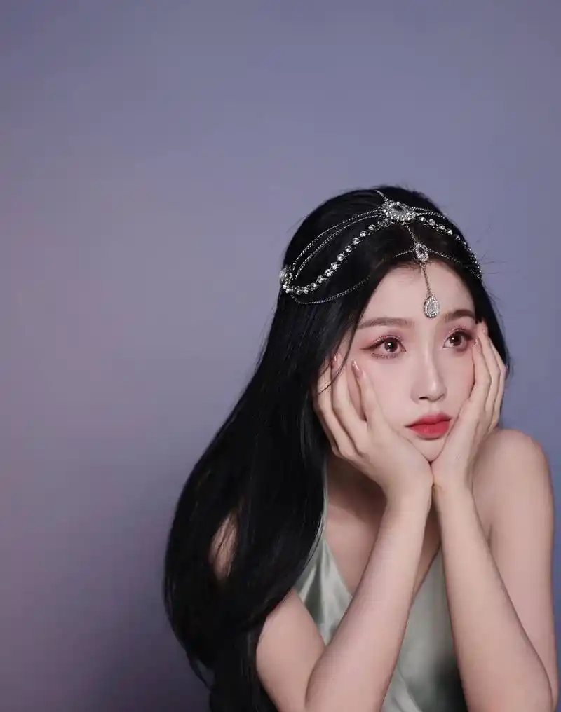 虞书欣五官迷人,简直就是男人的梦想女神_身材_人们_生活