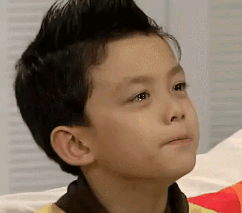 在《家有外星人》里饰演小大人唐不苦,两颗标志性的门牙让不少观众