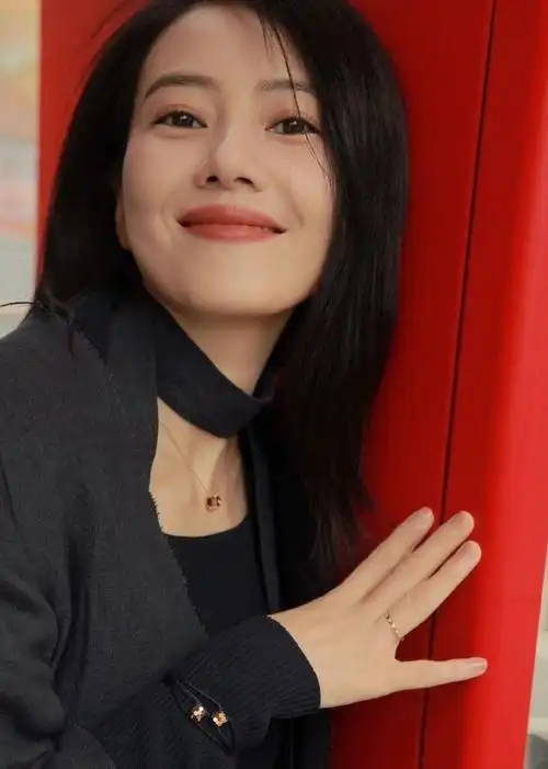 高圆圆说周芷若的发饰其实是扇子