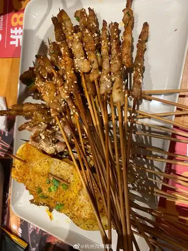 你觉得吃烤串必须配什么呢?