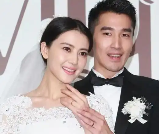 于小伟和高圆圆分手不后悔出道20年终翻红娶普通妻子也幸福