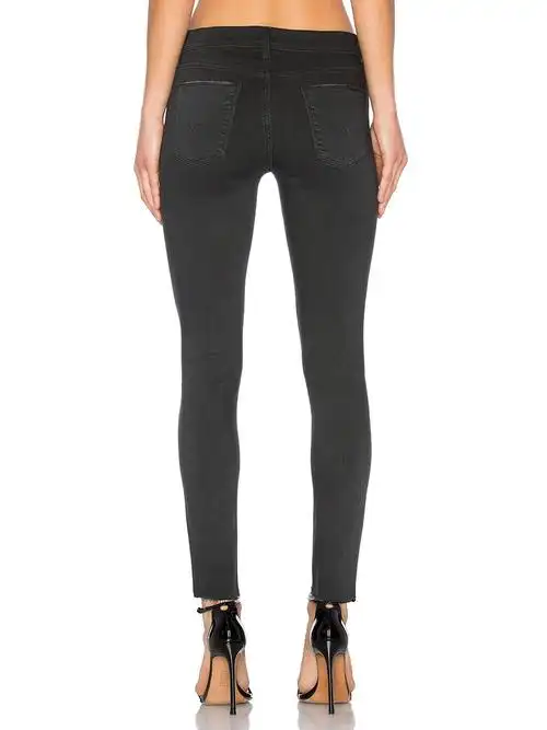 中腰破洞紧身牛仔裤_黑色