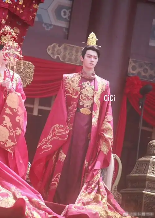 许凯景甜乐游原大婚路透图来了