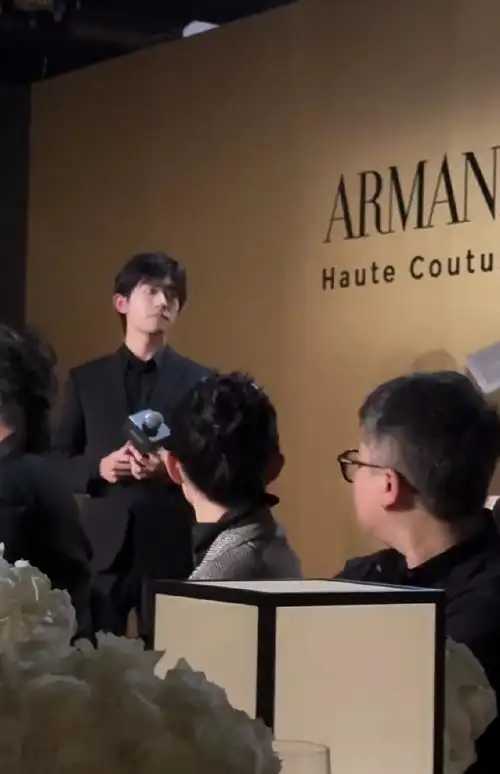 晋江文男主玺子哥##易烊千玺从喝奶到喝香槟##易烊千玺和郭富城哦儿