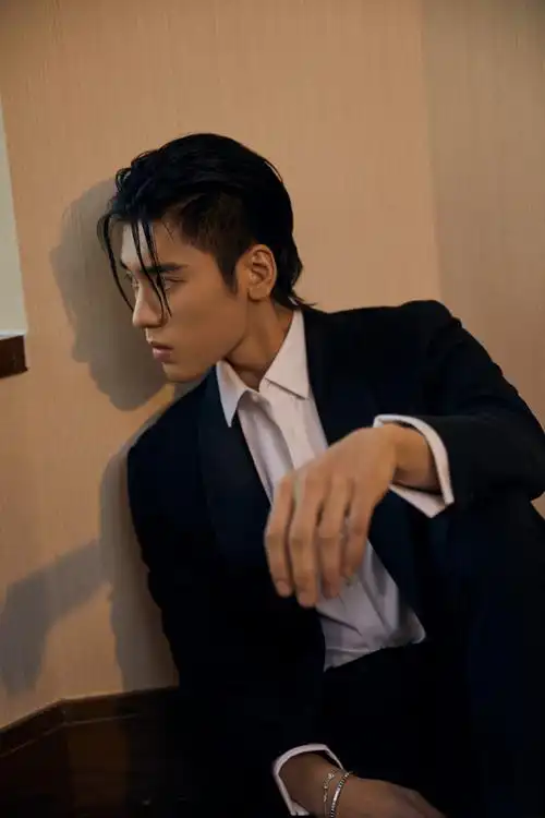 那么痞气邪性男性荷尔蒙爆棚的帅哥你们也下得了手去泥他060402