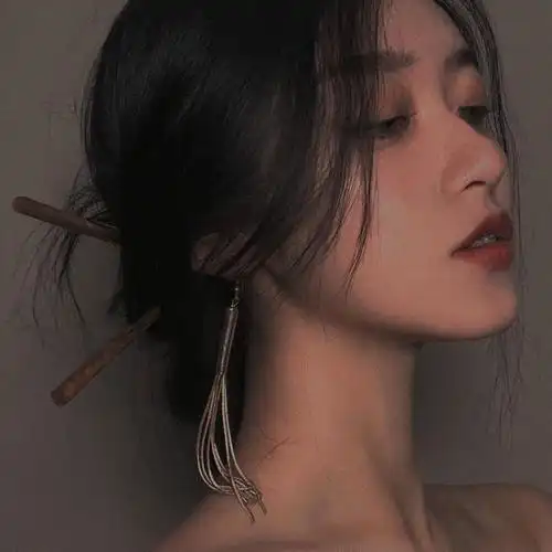 有没有这种冷系风格的头像的头像? - 知乎