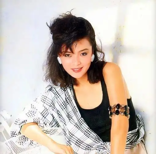 原创曾搭档刘德华的"小龙女",59岁陈玉莲近照,颜值不复优雅仍在