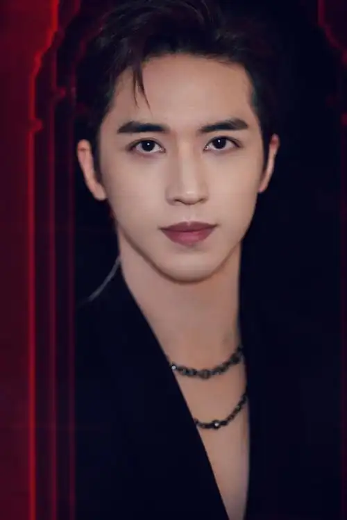 许魏洲m榜年度关注演员##许魏洲红色复古西装造型