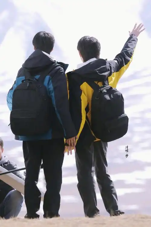 宋亚轩刘耀文寻访两弹一星基地