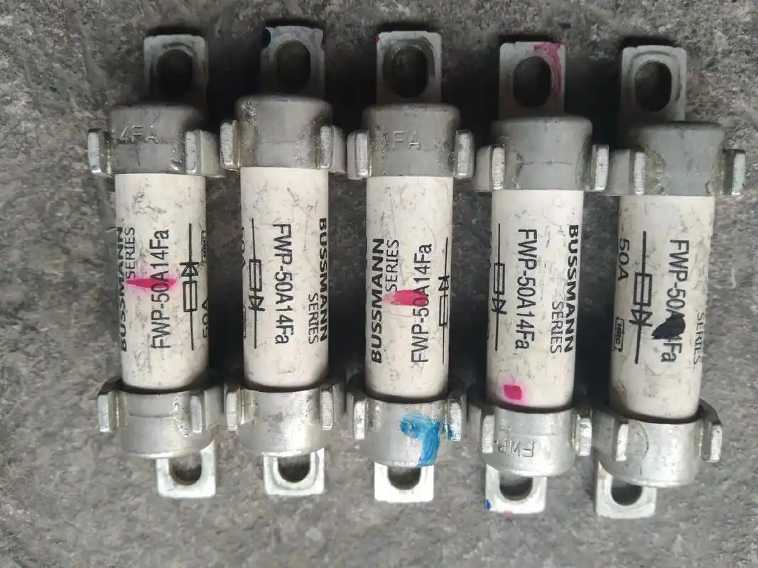 全部评论 大家都在搜: 郑州冠鸣汽配 粉丝 129 获赞 34 关注 纯电动车