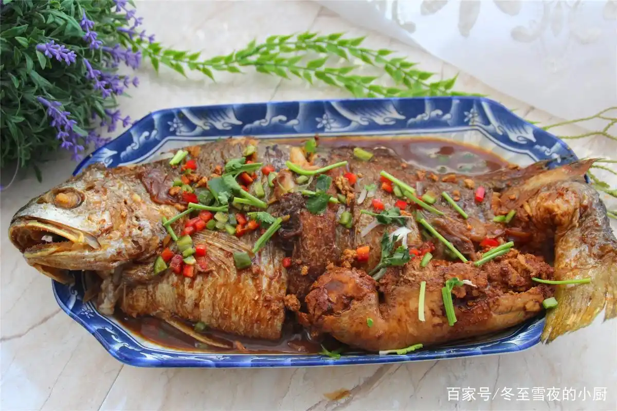 年夜饭,东北人特稀罕吃的12道家常菜,年夜饭餐桌上的"钉子户"