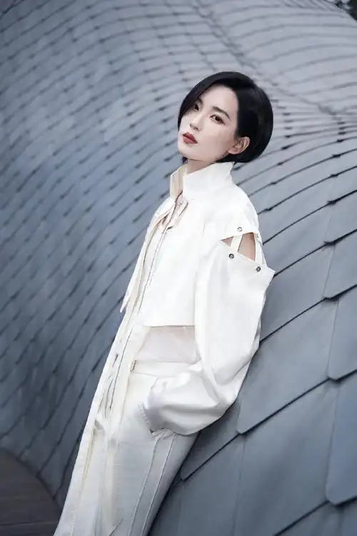 芭莎美妆大奖##陆柯燃[超话]##戴比尔斯时刻