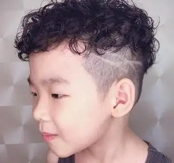 小孩锡纸烫发型图片男童烫头发最潮图片2020