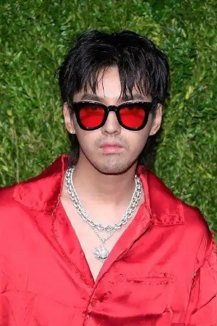 吴亦凡造型照着qq秀做的吗吴亦凡造型被吐槽怎么回事